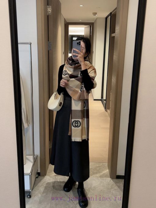 GG logo plaid long scarf is so beautiful [tears]. It is a top-notch new product for the impekw5zv8lu - Image 4