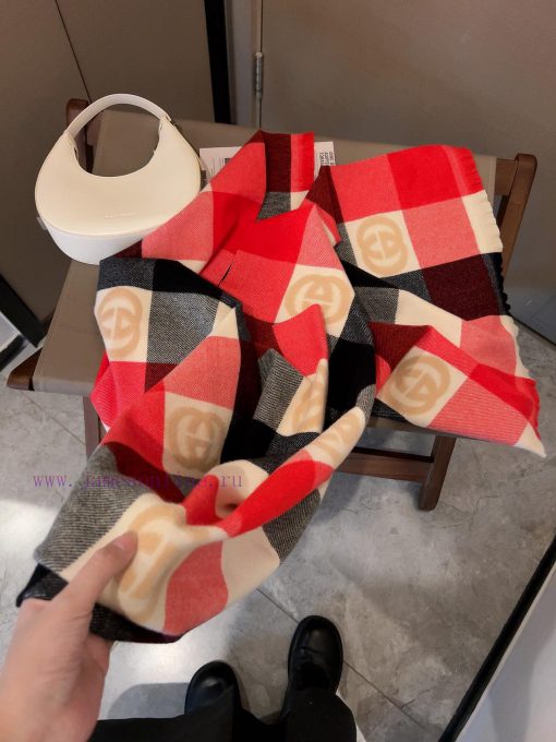 GG logo plaid long scarf is so beautiful [tears]. It is a top-notch new product for the impeafu3r1dy - Image 6