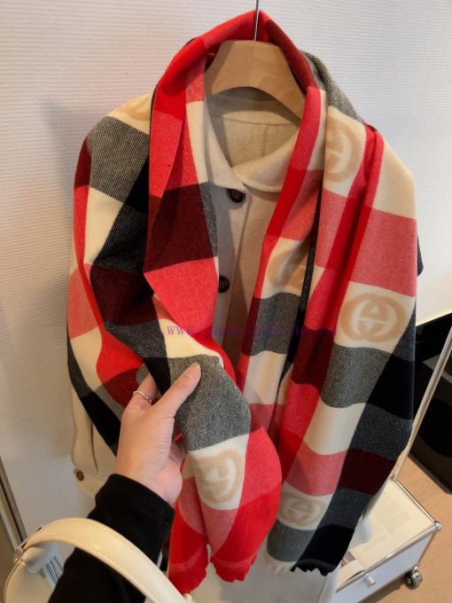 GG logo plaid long scarf is so beautiful [tears]. It is a top-notch new product for the impeafu3r1dy - Image 9