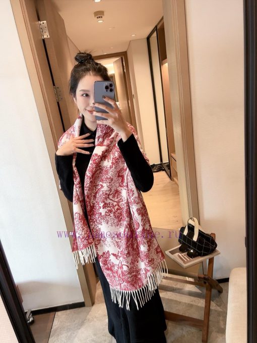 The CD animal printed long scarf is a super stunning genuine order with 100% fidelity and be8kq5qqmm - Image 3