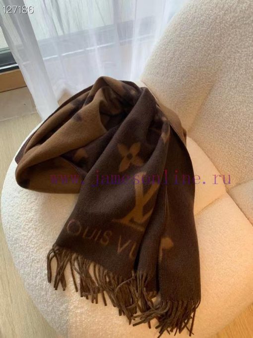 Star Huo Siyan and Li Xiaolu are wearing the same Louis Vuitton high-end rabbit fur scarf shjnsnivqs - Image 8
