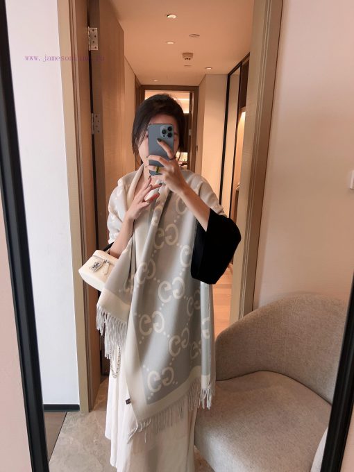 Customized purchasing grade latest double-sided dual-use scarf, GG logo, as Gucci's represeneul81d4h - Image 2