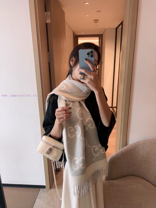 Customized purchasing grade latest double-sided dual-use scarf, GG logo, as Gucci's represeneul81d4h - Image 4