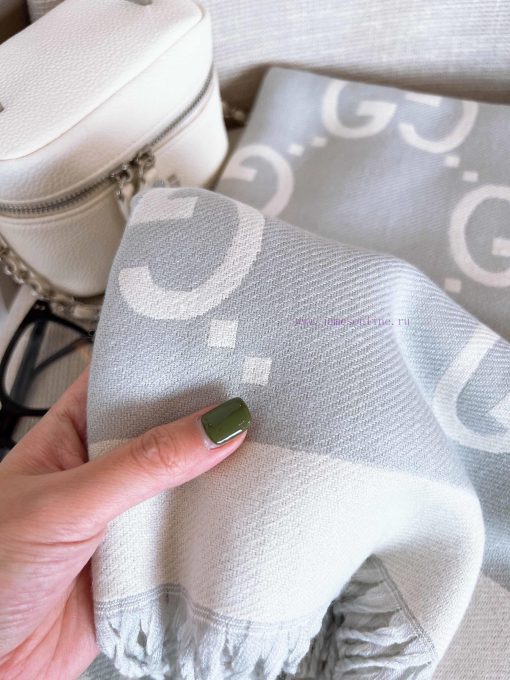 Customized purchasing grade latest double-sided dual-use scarf, GG logo, as Gucci's represeneul81d4h - Image 5
