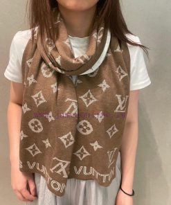 LV official website knitted cashmere material is very warm, soft and skin friendly. It does 7xoq7dqs