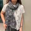 LV official website knitted cashmere material is very warm, soft and skin friendly. It does brur6t0i