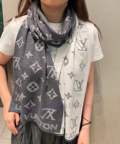 LV official website knitted cashmere material is very warm, soft and skin friendly. It does brur6t0i