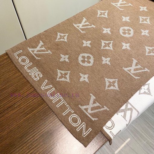 LV official website knitted cashmere material is very warm, soft and skin friendly. It does 7xoq7dqs - Image 9