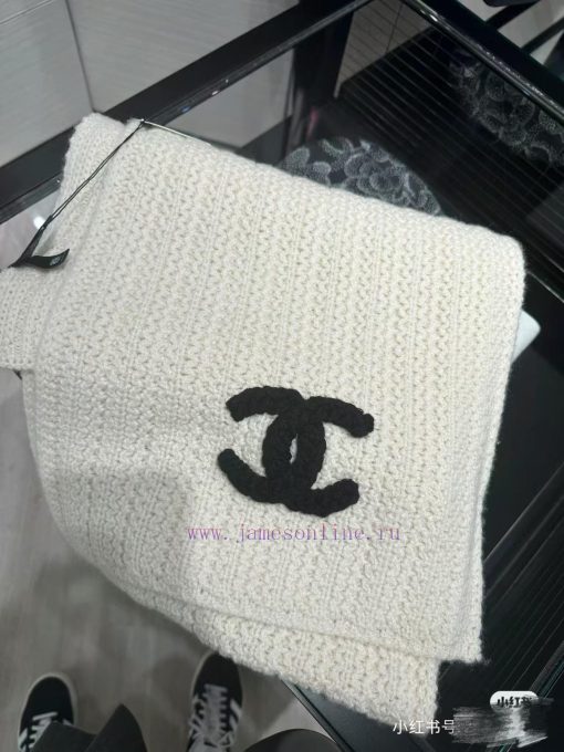 Chanel's new double-C solid color striped knitted long scarf, cashmere knitted long scarf, i7na0il6g - Image 4