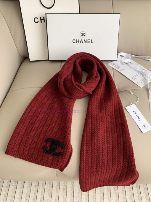 You must have a big red scarf, right Why don't you just have a CHANEL pineapple pattern scad4w8gsmy - Image 2