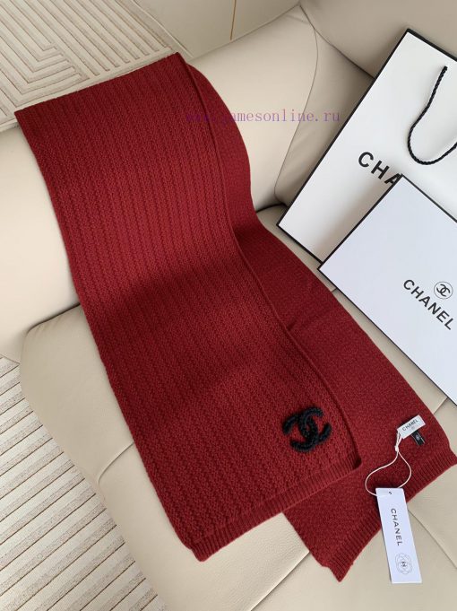 You must have a big red scarf, right Why don't you just have a CHANEL pineapple pattern scad4w8gsmy - Image 9