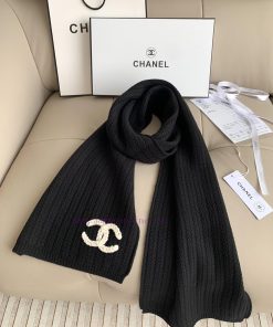 CHANEL 24B Black Knitted ScarfEach has its own beauty, but personally I prefer the first onei12jnj27