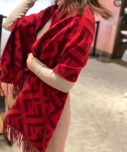 𝑭𝒆𝒏𝒅𝒊𝟮𝟯 Autumn/Winter New ProductsWool and cashmere scarvesWool yarn and cashmere blend scarfbon1tgv