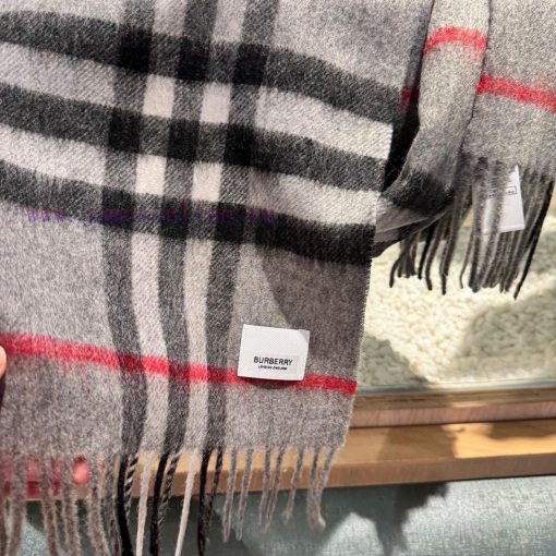 Children's Burberry Classic Parent Child Collection Ba Jia Century Classic Small Grid. This 9v8fgg2z - Image 8