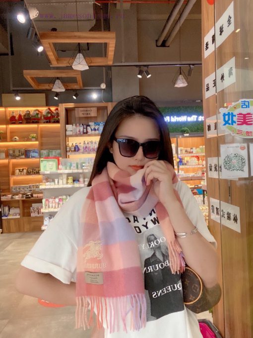Newly launched popular Burberry 2024 official website unisex couple's style feels explosive,dto70jaa