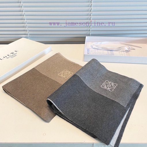 Rare high-end men's clothing, family benefits LOEWE embroidery 🪡 A very nice men's scarf~I l1etub1t7 - Image 2