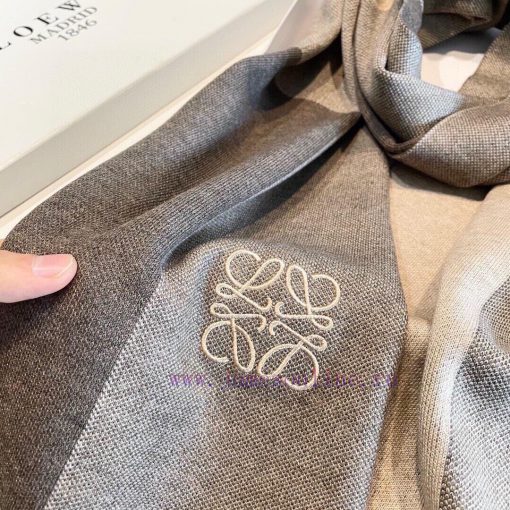 Rare high-end men's clothing, family benefits LOEWE embroidery 🪡 A very nice men's scarf~I l1etub1t7 - Image 8