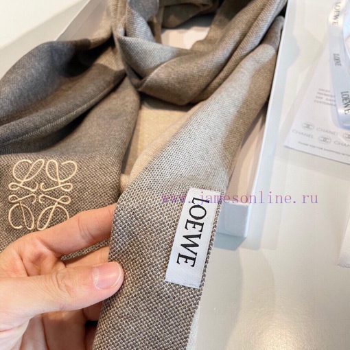 Rare high-end men's clothing, family benefits LOEWE embroidery 🪡 A very nice men's scarf~I l1etub1t7 - Image 9