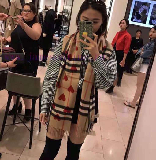 Burberry couple's big hit is coming, super cute classic peach heart ️ cashmere scarf, anothe4e6kr78e