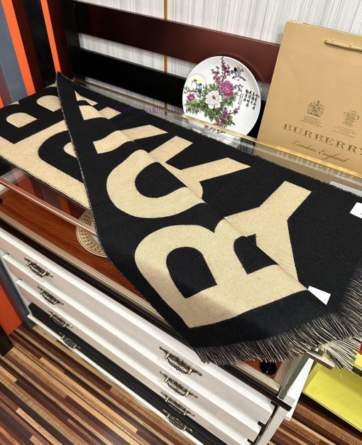 Burberry [Gift] Latest Double sided Large Letter Scarf [Moon] Super Recommended Large Letterw4bj8rio - Image 9