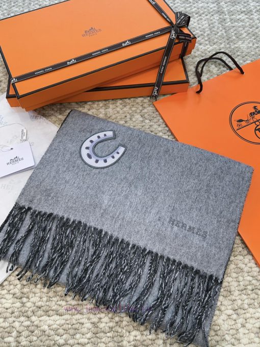 Herm è s' new winter collection of double-sided cashmere scarves is suitable for both men anbk5b07i6 - Image 4
