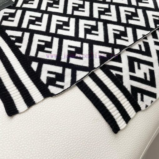 Fendi is the most capable of creating a sense of luxury. This year's most popular vintage FFixmbmvyj - Image 9
