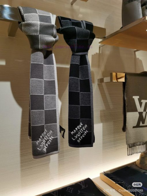 LV checkerboard wool knit this soft wool scarf uses delicate knitting techniques to weave cl9xwdie6g