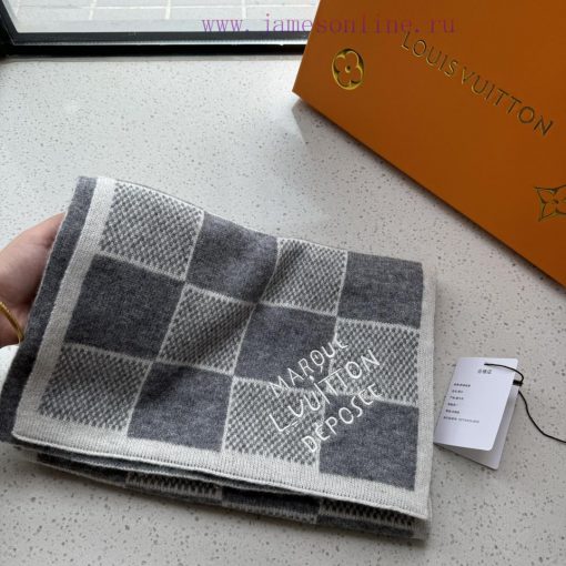 LV checkerboard wool knit this soft wool scarf uses delicate knitting techniques to weave clafhlgqmo - Image 5