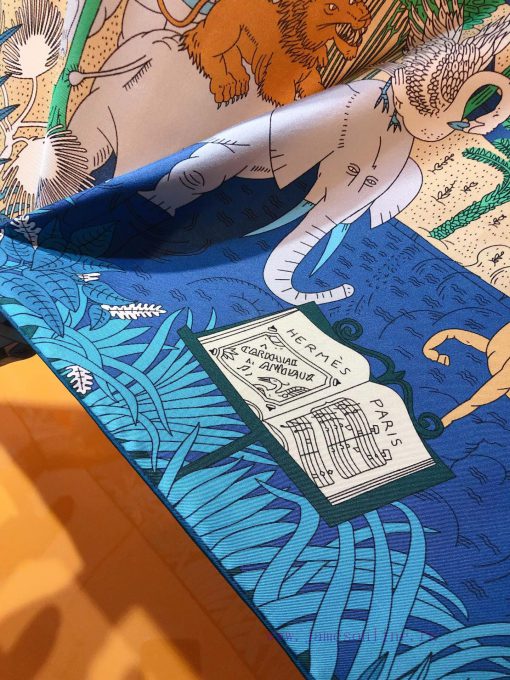 SHMS2315 Original HERMES Animal Carnival 90cm Silk Scarf In the world depicted by Thibaut Ra3q1txyct - Image 7