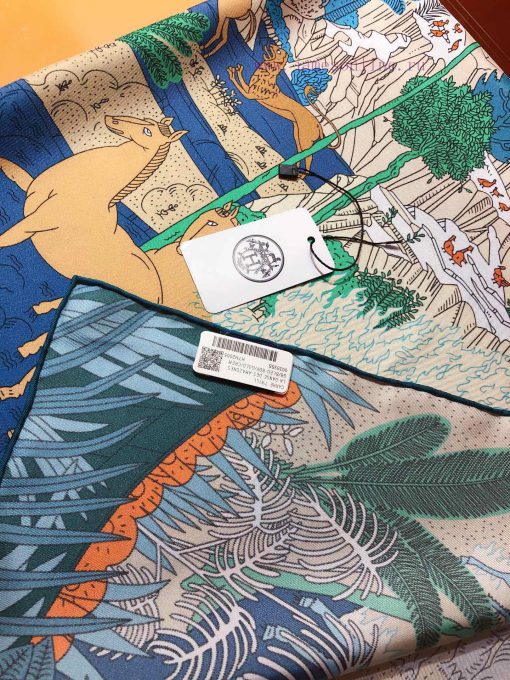 SHMS2315 Original HERMES Animal Carnival 90cm Silk Scarf In the world depicted by Thibaut Ra3q1txyct - Image 8
