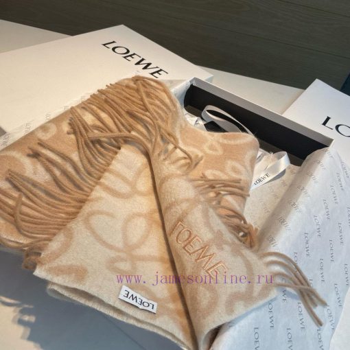 Luo Yiwei's men's and women's scarves are highly praised and kept for themselves. This is a esraqgev - Image 7