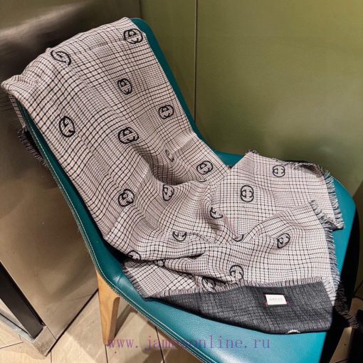 The G family GG jacquard shawl is extremely dazzling, a must-have for goddesses. The actual 6djtwrm4 - Image 7