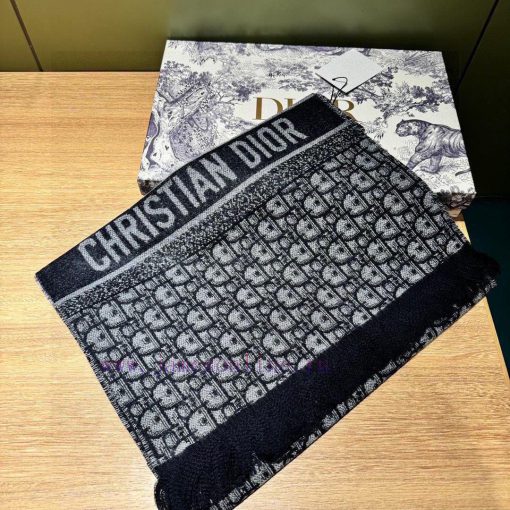 Dior scarves are the epitome of Dior's bold innovation. They are a collision of luxury, nobi7op30jm2