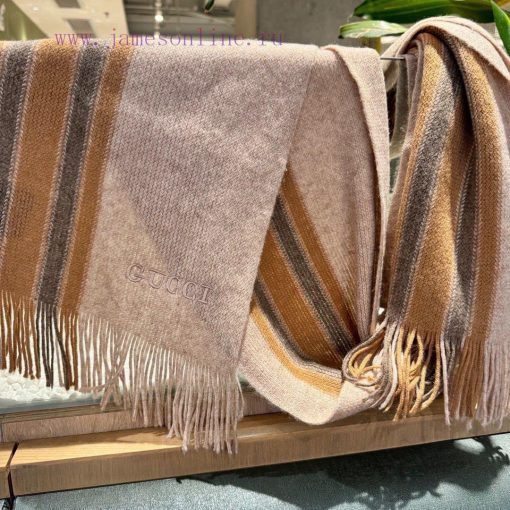 Gucci, high-end wool knitted scarves can be formal or casual, with a very classical design f3u6dju6e - Image 3