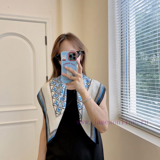 New silk versatile small square scarf, with an elegant and youthful temperament, can be usedqhf4c7xs
