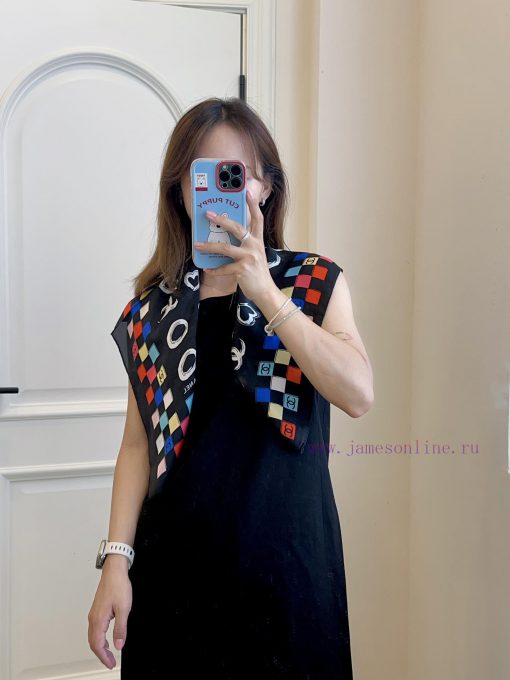 New silk versatile small square scarf, elegant and youthful temperament, can be used as a hexv3b8l3l