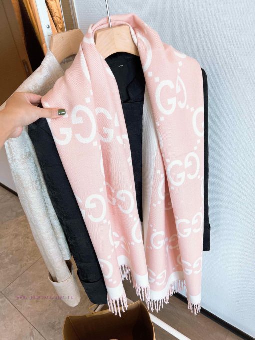 Customized purchasing grade latest double-sided dual-use scarf, GG logo, as Gucci's represen3w8y4b42 - Image 5