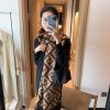 FENDI scarf, with a super gentle and stylish double-sided design, feels more youthful, gentl5c4uu9jk