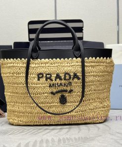 The new straw woven tote bag, size 1bg499, is made of woven fabric and soft material. This mt5b5n0bb