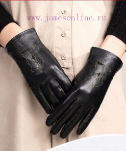 Packaging for women's 2023 new release touch screen gloves, Burberry embroidery gold thread egm8ifve