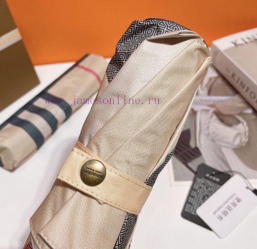 Burberry Diamond Pattern Pear Wood Handle Fully Automatic Triple Fold Eyebrow Umbrella This w7mirine - Image 6