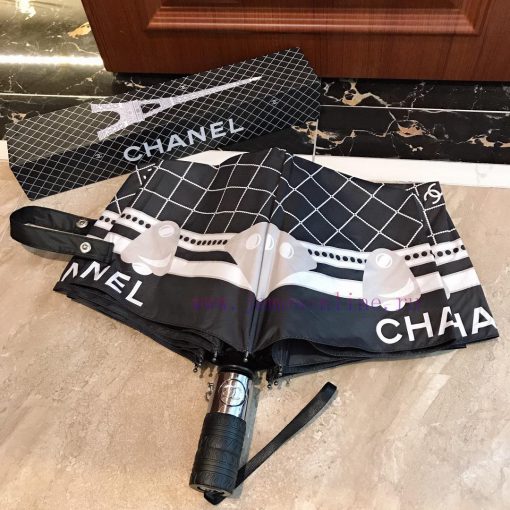 CHANEL's new Eiffel Tower is a hot fashion item for summer. It is a fully automatic folding td0vwb8x - Image 5