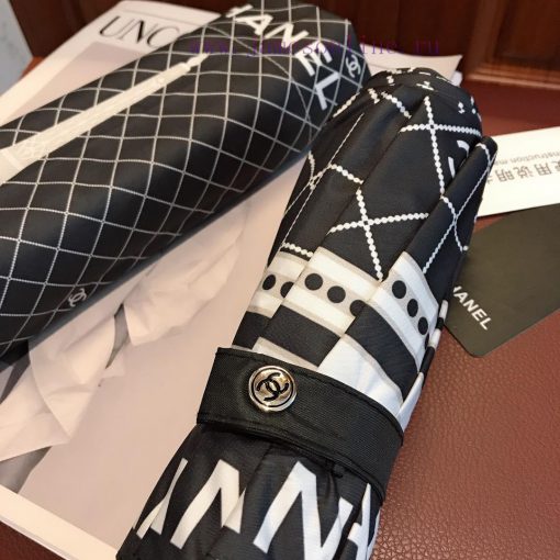 CHANEL's new Eiffel Tower is a hot fashion item for summer. It is a fully automatic folding td0vwb8x - Image 7