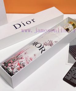 DIOR's lakeside small tree oil painting is a hot selling item with a fashion index that hitsy5hn73vi