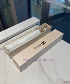 CHANEL metal rose headband with Chanel adhesive tape, golden noble rose triple fold automatih4vyq2m2