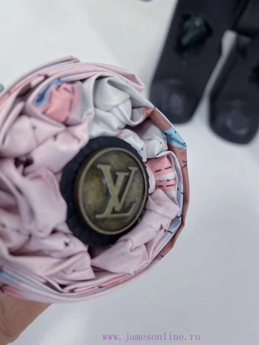 LOUIS VUITTON's 2024 new five fold umbrella is a hot selling item with a fashion index that 46fjfexc - Image 5