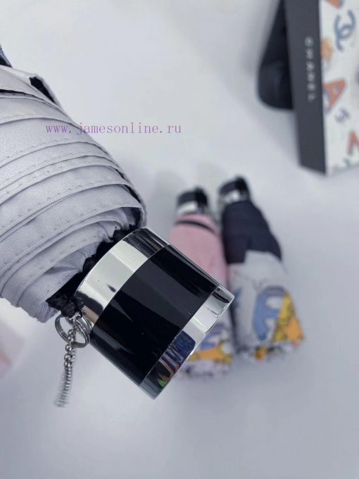 CHANEL's 2024 new five fold umbrella is a hot selling item with a fashion index that hits th54y8s02t - Image 8