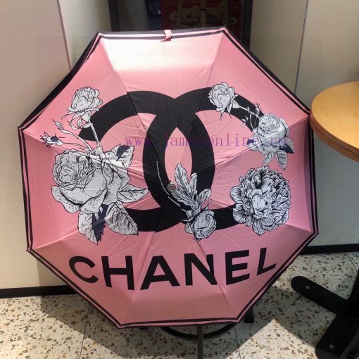 CHANEL's new rose shaped handle with a large logo, featuring camellia flowers and a three fowktp8rcg - Image 10