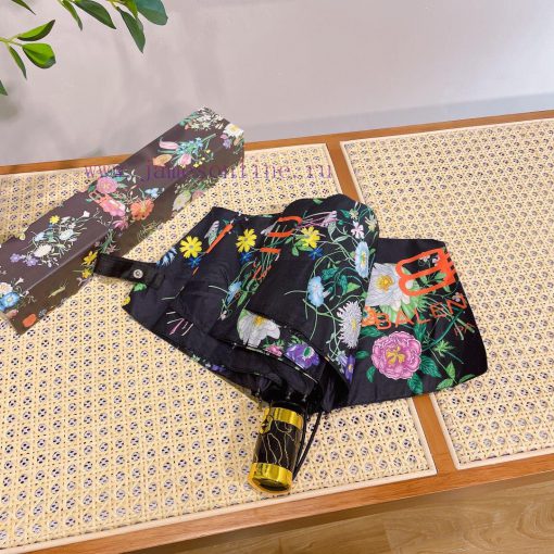 Balenciaga's summer collection is reflected in every detail, not only in its fashionable fasy7xdbjgo - Image 7