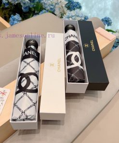 CHANEL's diamond grid logo is a three fold automatic folding umbrella made of UV resistant u81yifzxd